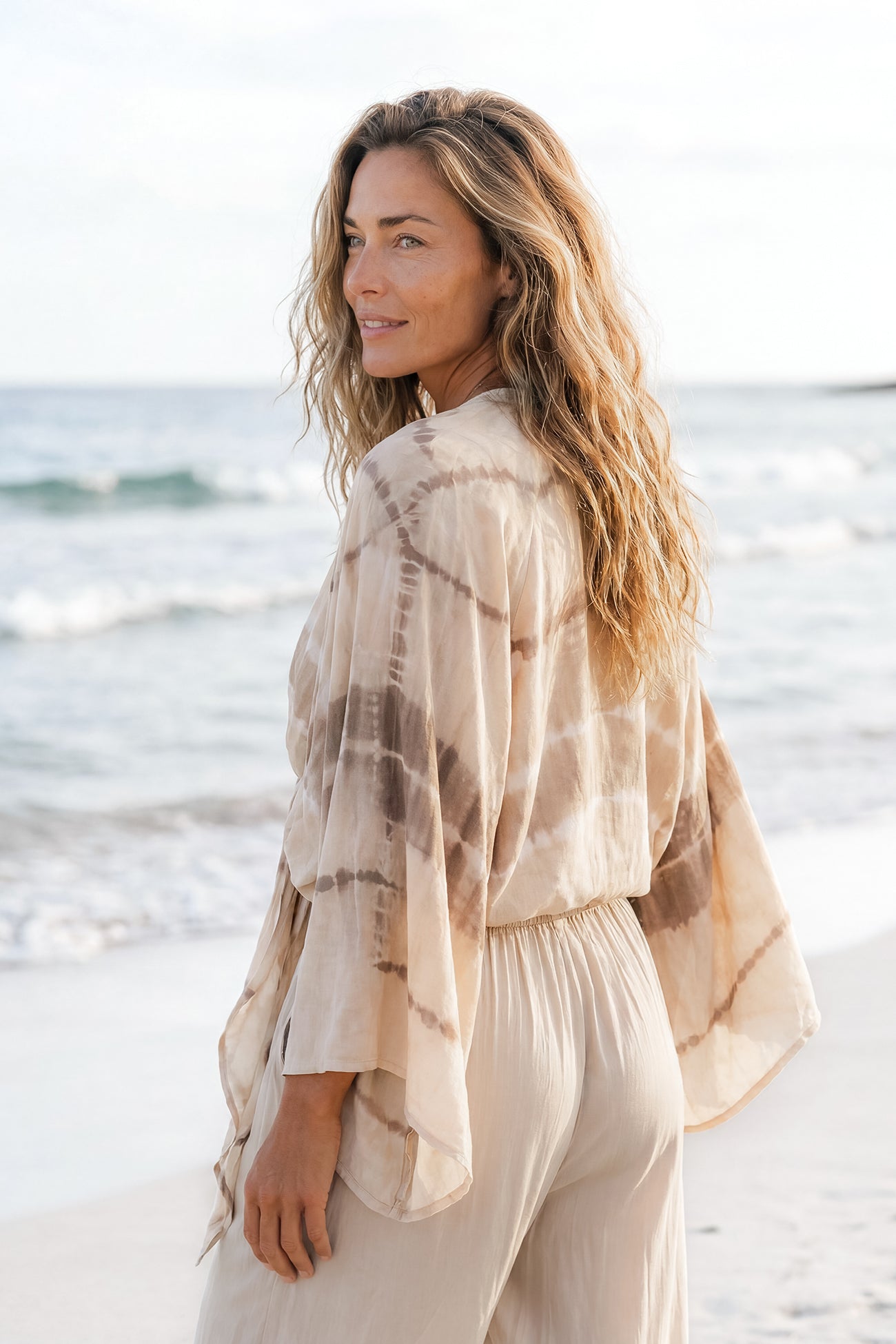 Ibizamode Wrap Top Sadri Maraluna Ivory with airy ombre look and feminine fit