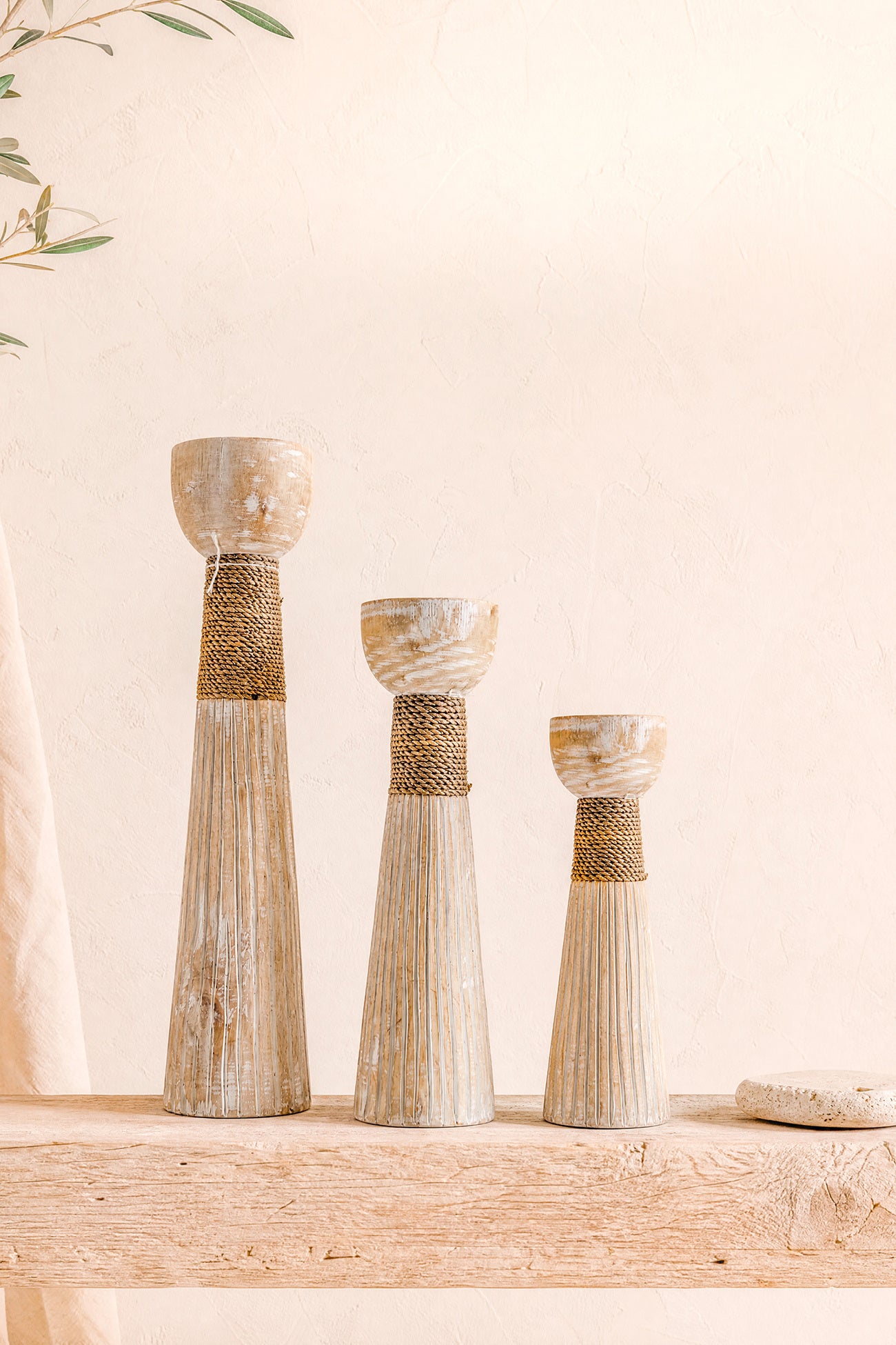 Ibzhome Boho Candlestick Natural houten kandelaar voor Ibiza interieur