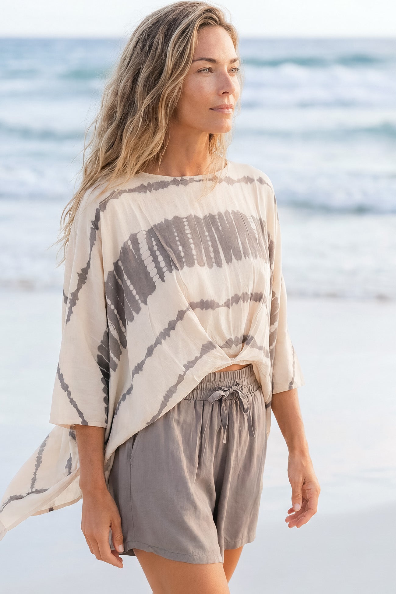 Ibizamode Short Solita Taupe with airy flowy fit and relaxed summer look