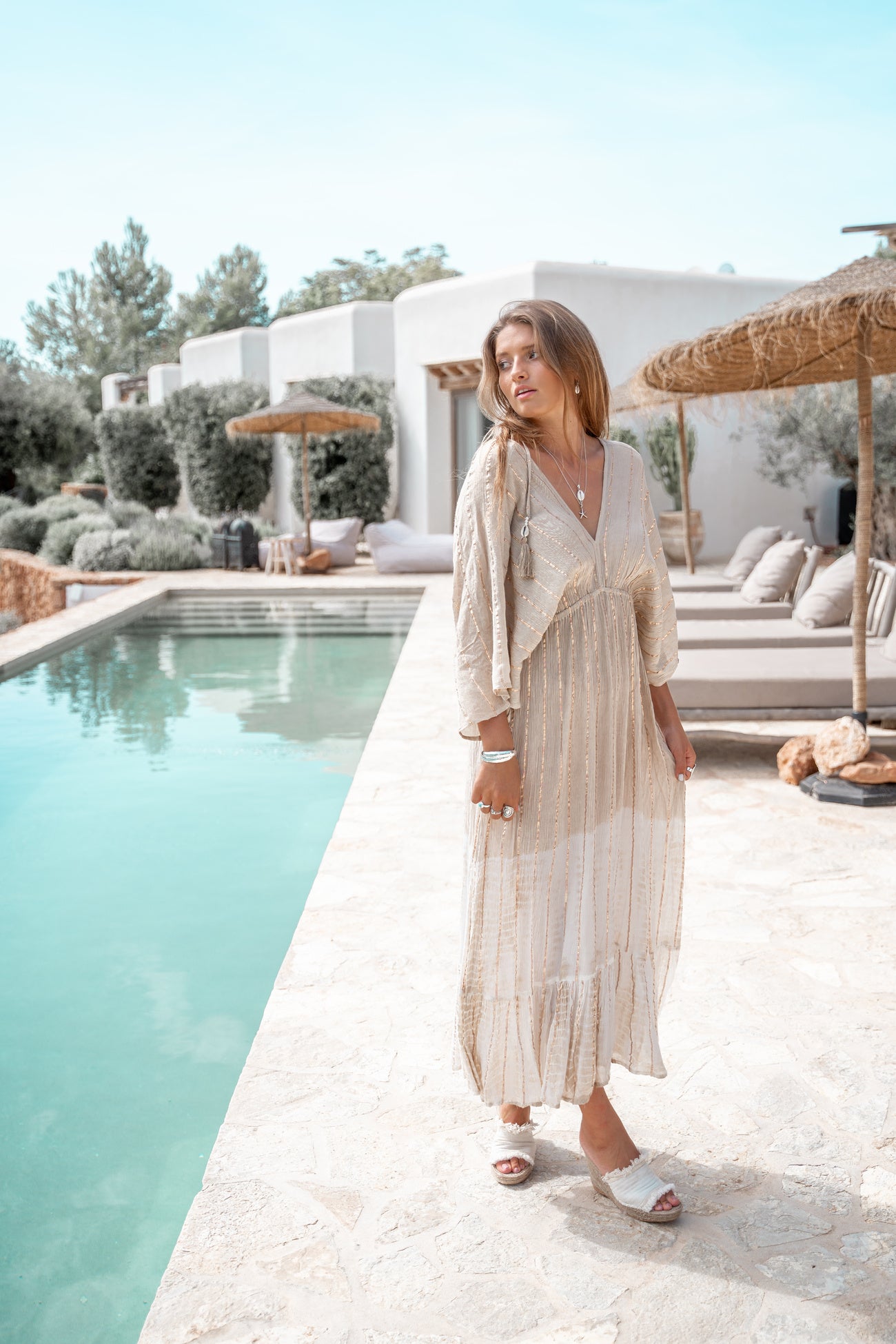 Bohemian jurk in tye dye beige/ white van ibzmode, Brands of Ibiza