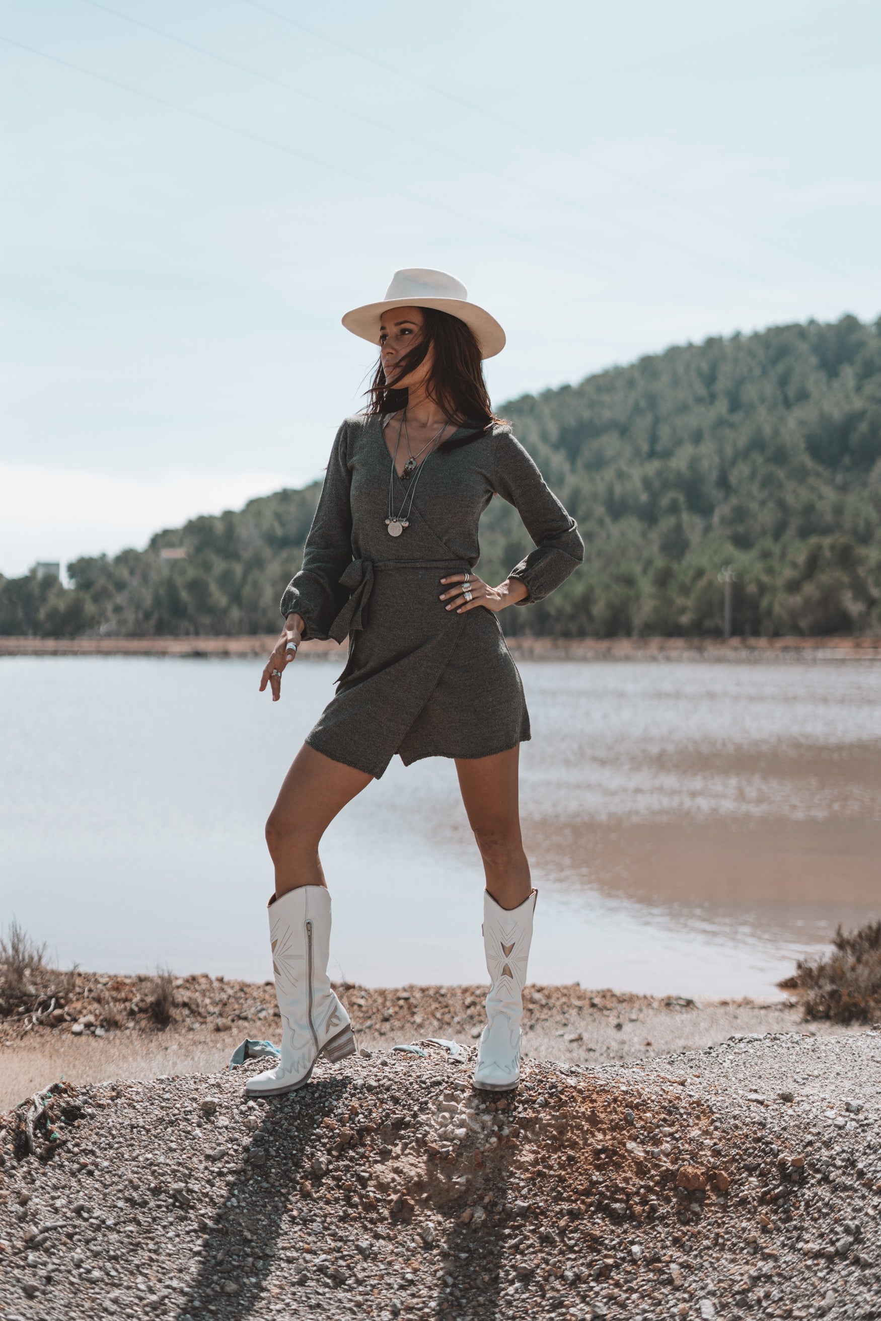 Vestido bohemio en color caqui de MOOST Wanted, Brands of Ibiza