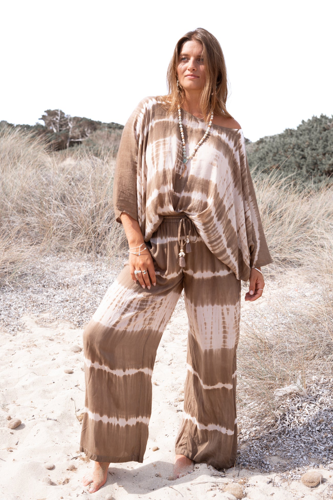 Ibizamode Top Mega Maraluna Taupe with airy ombre look and feminine summer fit