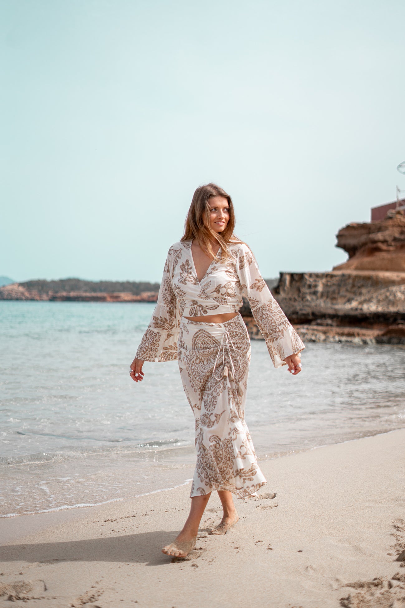 Bohemian top in taupe van ibzmode, Brands of Ibiza