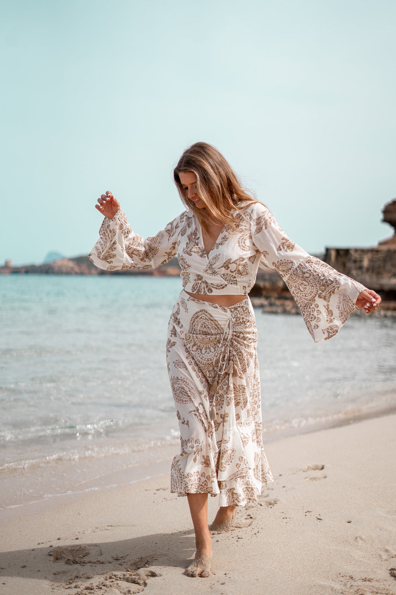 Bohemian top in taupe van ibzmode, Brands of Ibiza