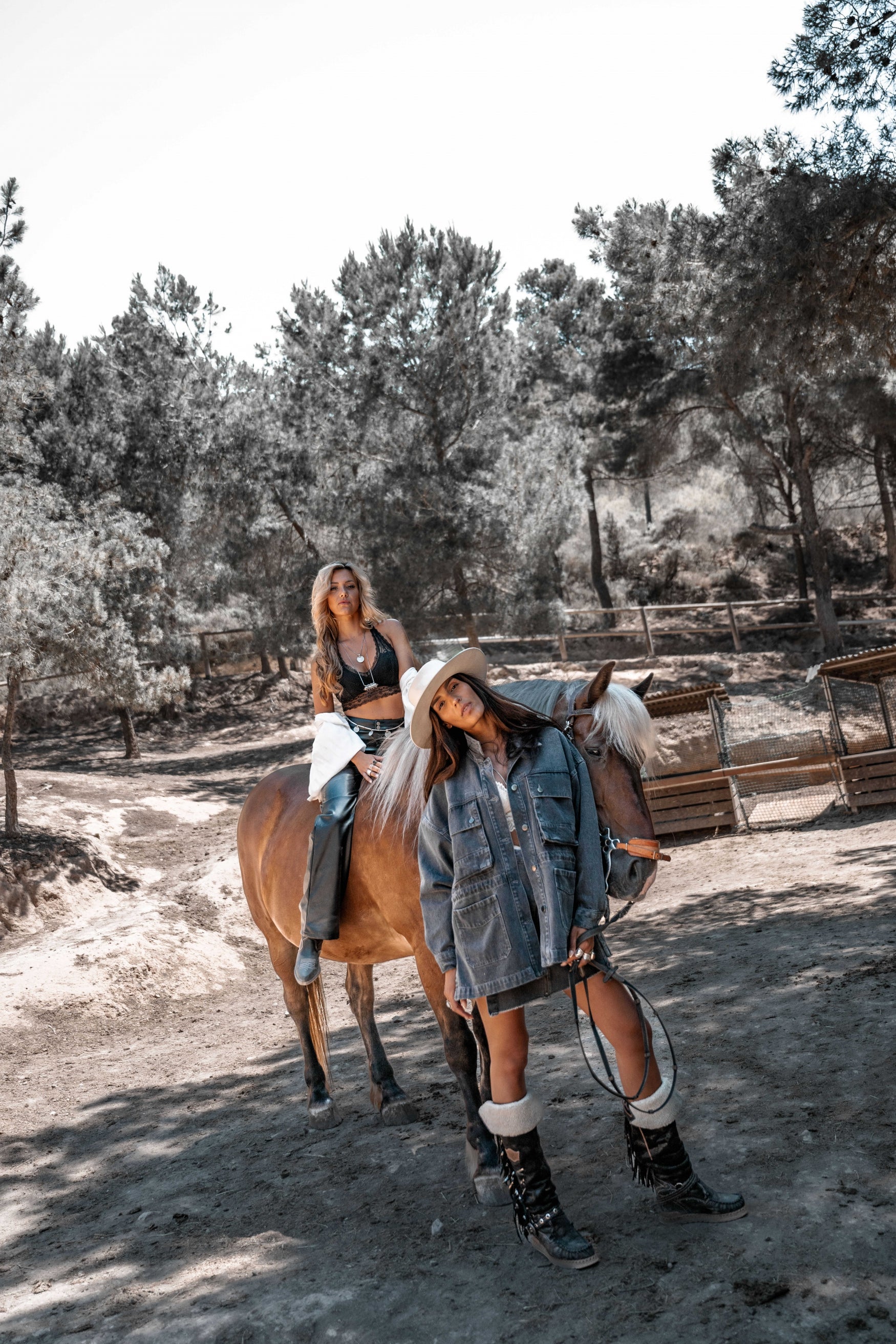 Bohemian item in dark grey van MOOST Wanted, Brands of Ibiza