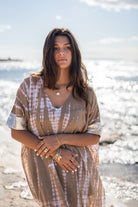 Vêtement bohème en tie-dye taupe de la marque ibzmode, Brands of Ibiza