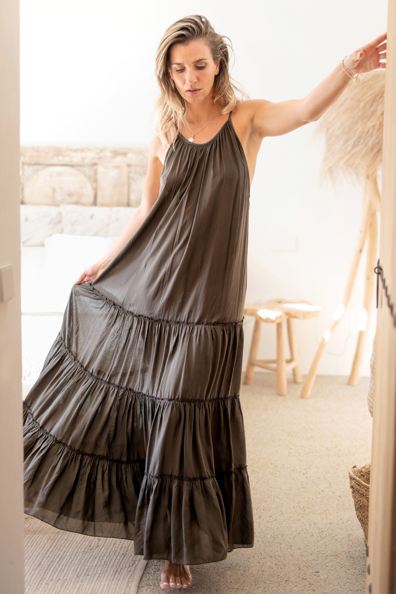 Bohemian jurk in dark taupe van ibzmode, Brands of Ibiza