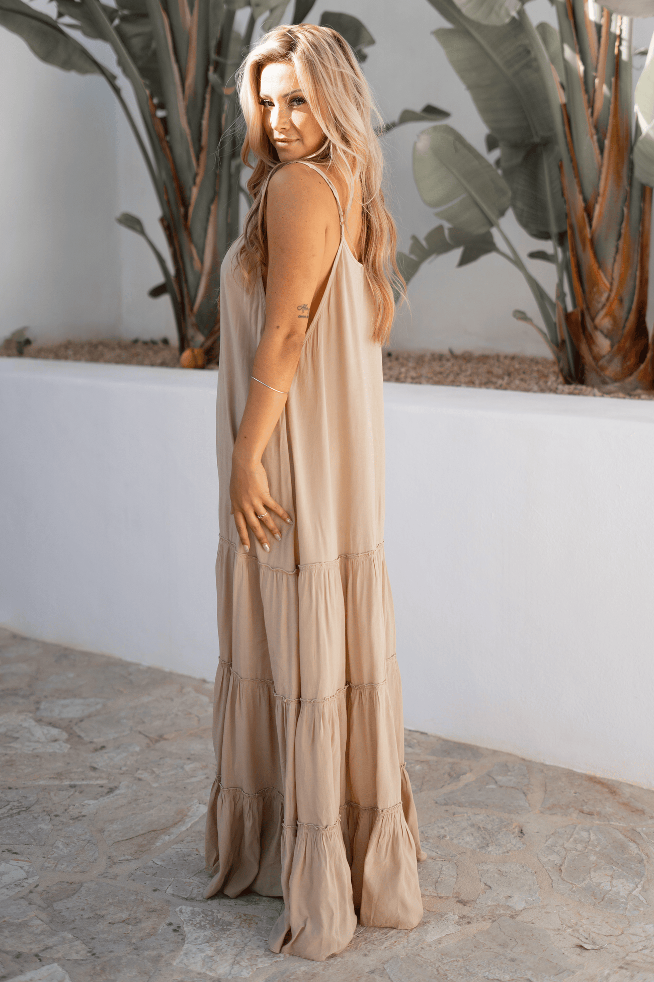 Bohemian jurk in taupe van ibzmode, Brands of Ibiza