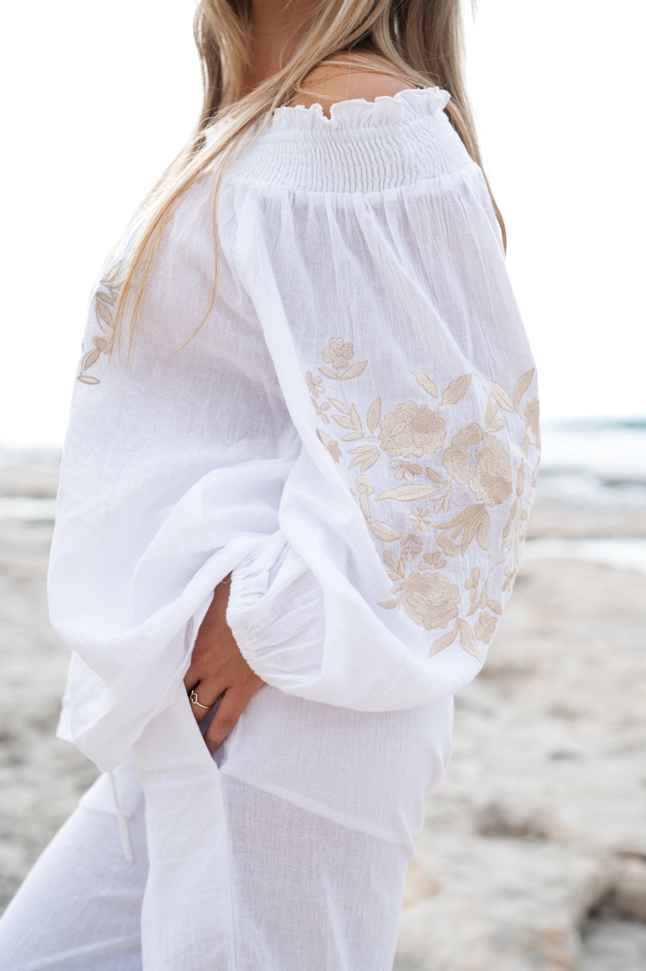 Bohemian blouse in white van ibzmode, Brands of Ibiza