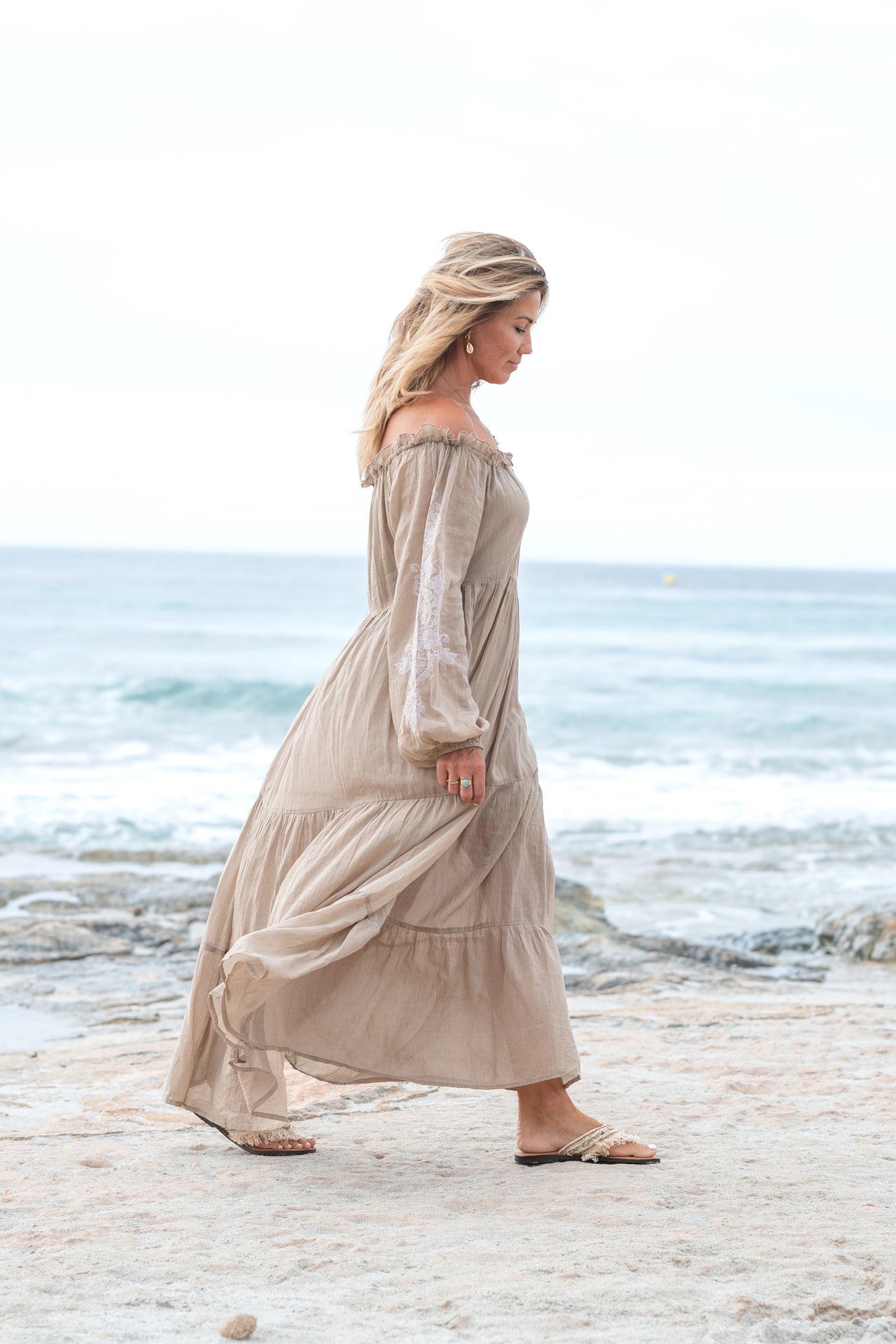 Bohemian jurk in light taupe van ibzmode, Brands of Ibiza