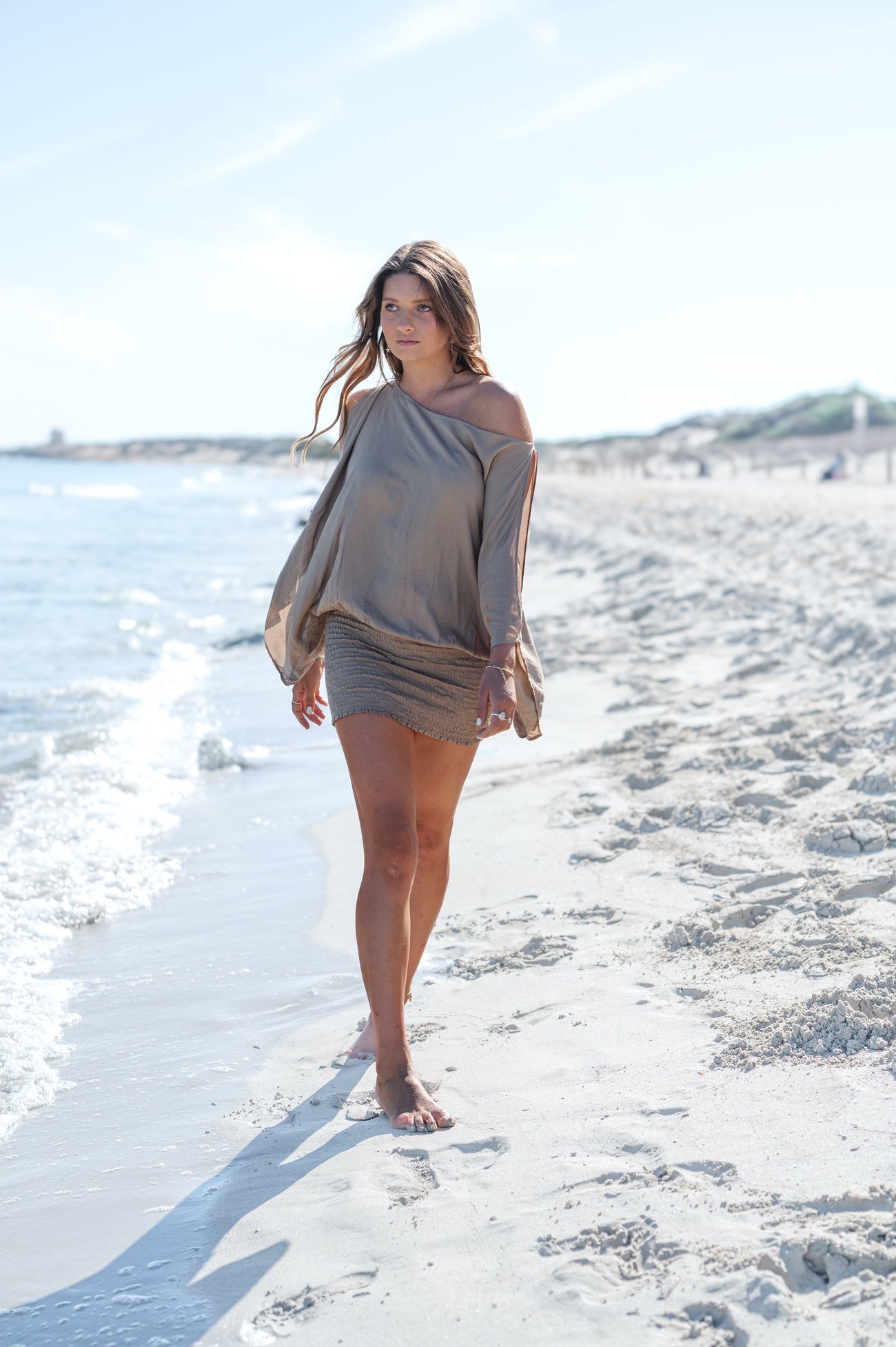 Bohème Kleid in Taupe von ibzmode, Brands of Ibiza