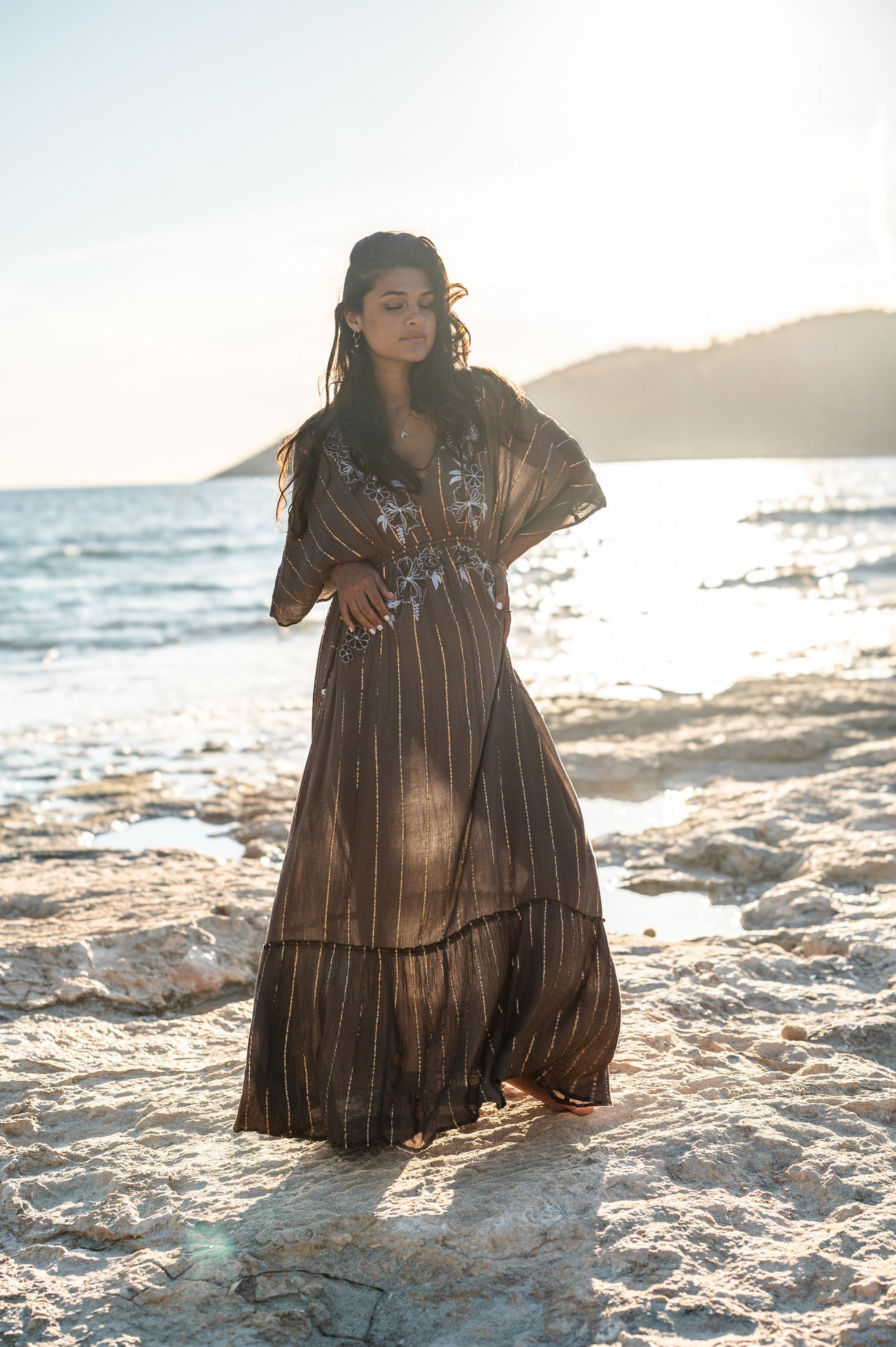 Bohemian jurk in taupe van ibzmode, Brands of Ibiza