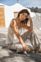 Isla Ibiza Baggy Pants Morena bohemian print broek dames with blue and brown pattern and elastic waistband