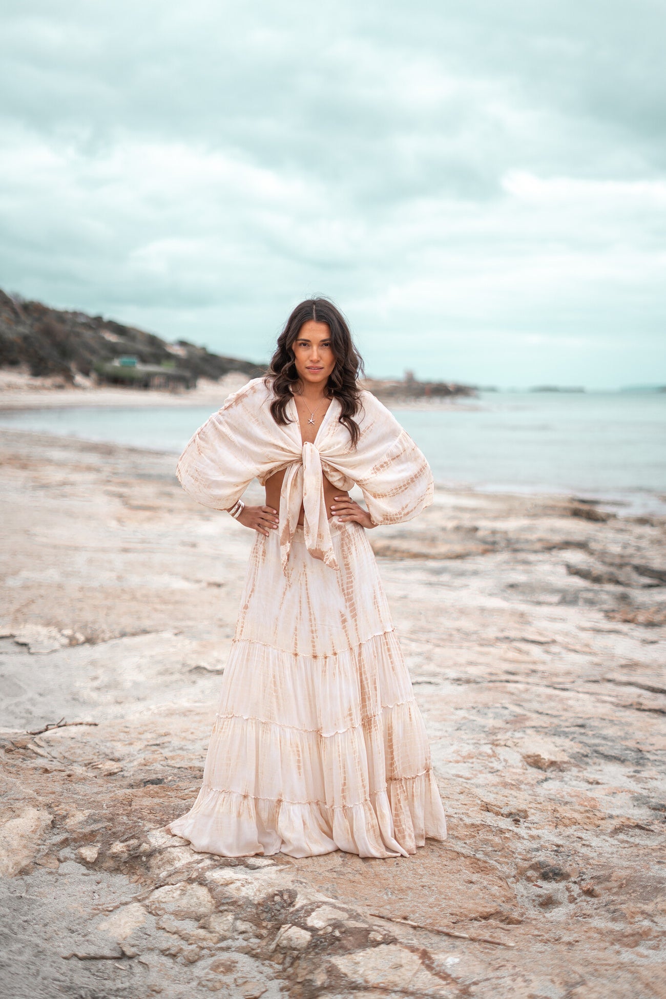 Bohemian kimono in tie dye taupe van ibzmode, Brands of Ibiza