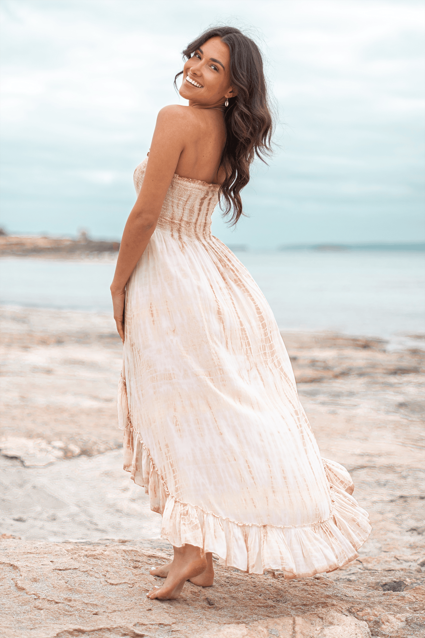 Bohemian jurk in tie dye taupe van ibzmode, Brands of Ibiza