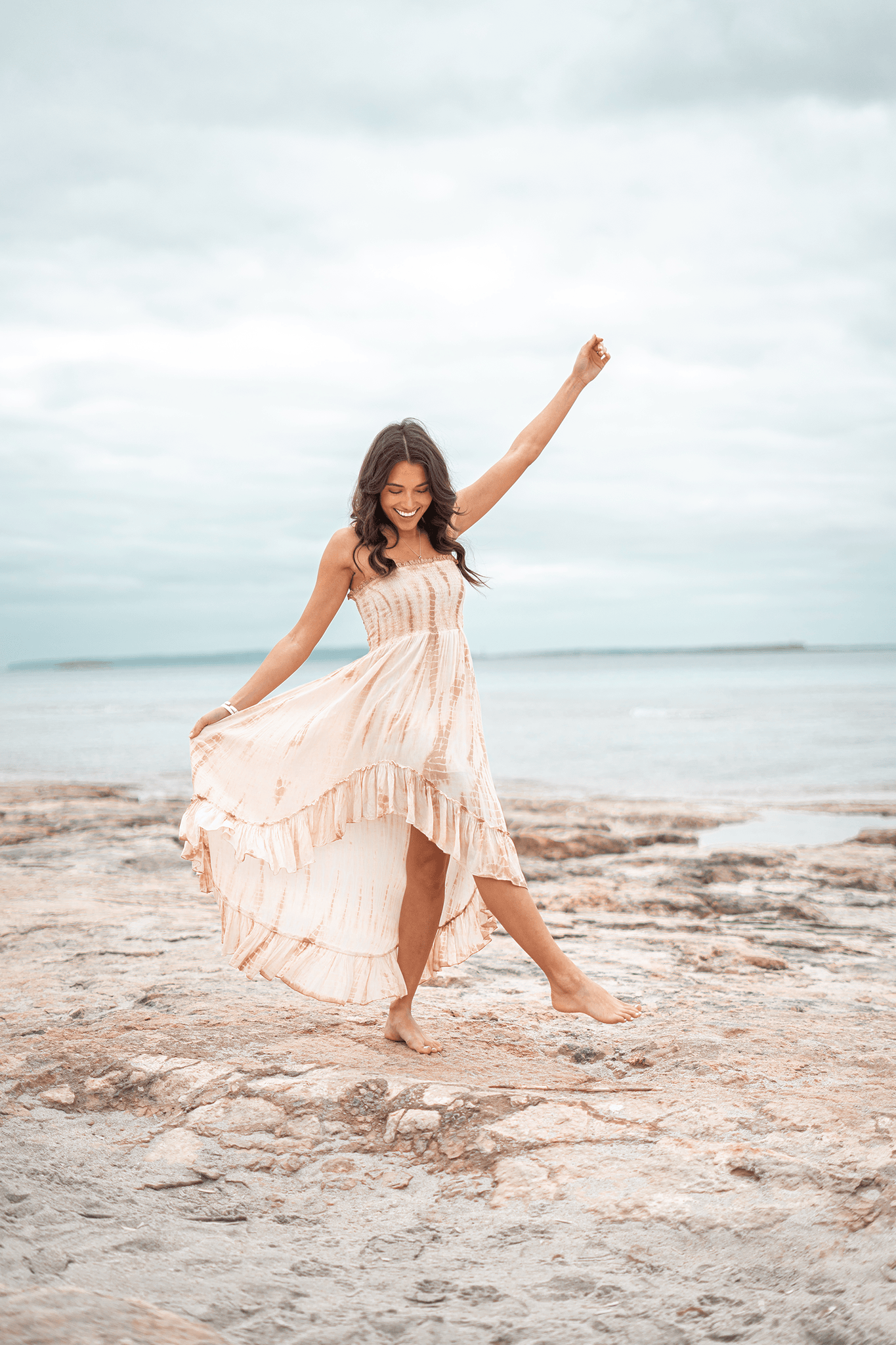 Bohemian jurk in tie dye taupe van ibzmode, Brands of Ibiza